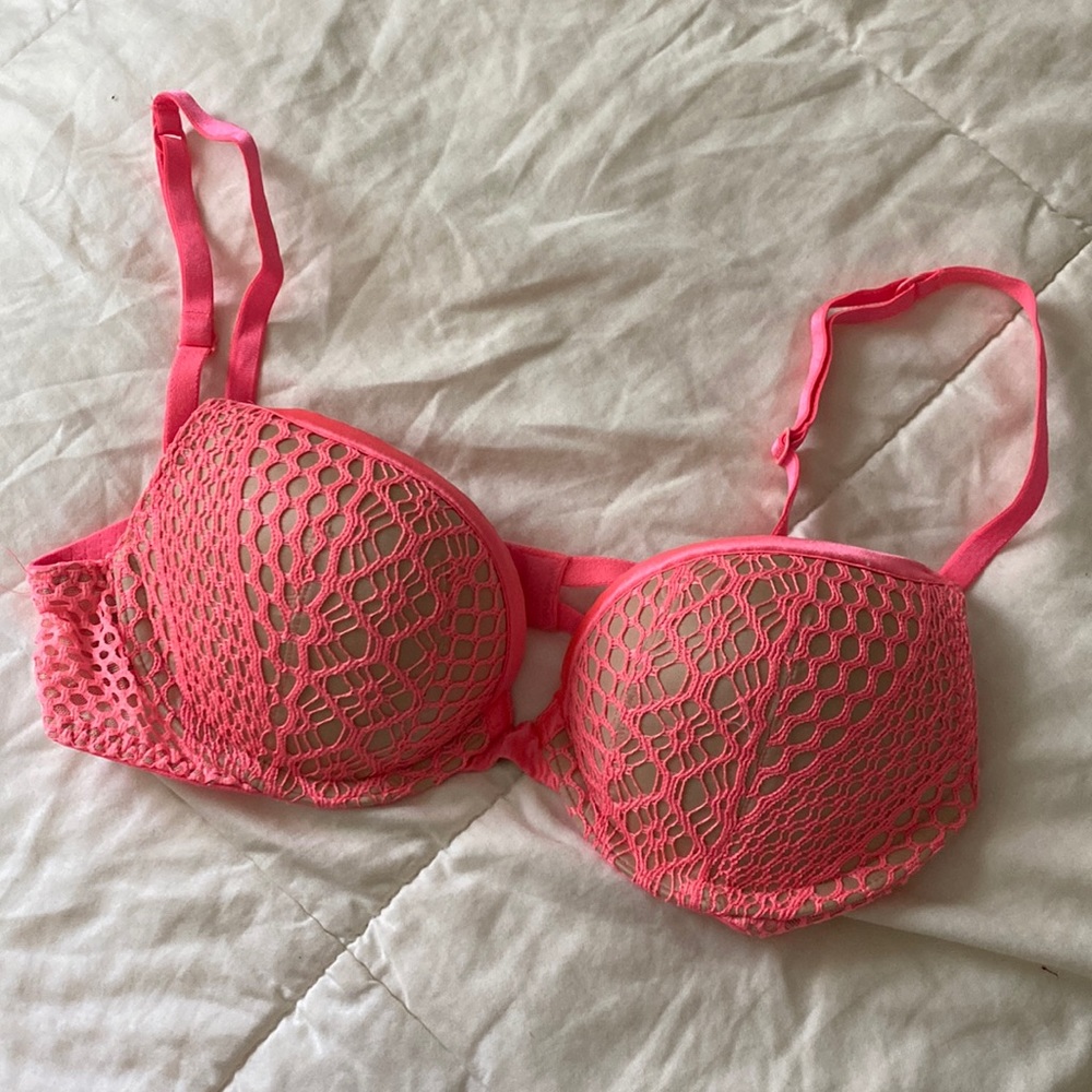 Victoria’s Secret Very sexy push up 32 B Hot pink